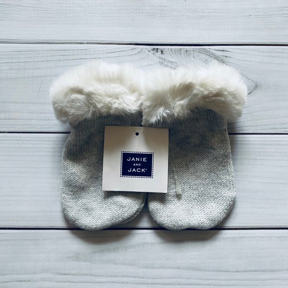 NWT Janie and Jack Faux Fur Gray Mittens 6-12 Months - Picture 1 of 3